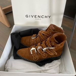 Givenchy Prue Elegant Studded Caramel Suede buckle biker boots 37.5